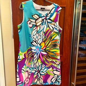 ILE New York. Floral bright dress 1 pattern front & back.Side zip. Like new. 16